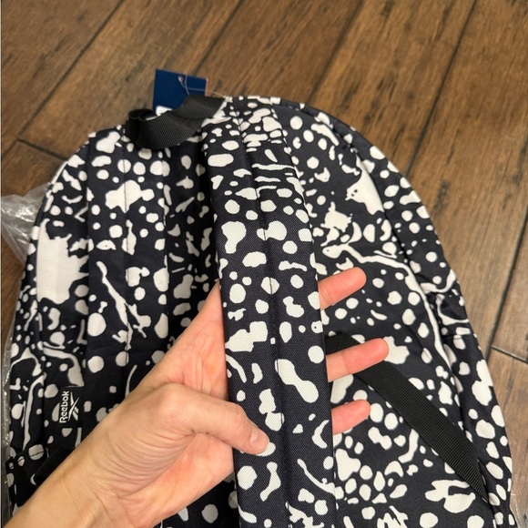 Reebok Black and White Backpack Men/Women Large Bag - Picture 9 of 9